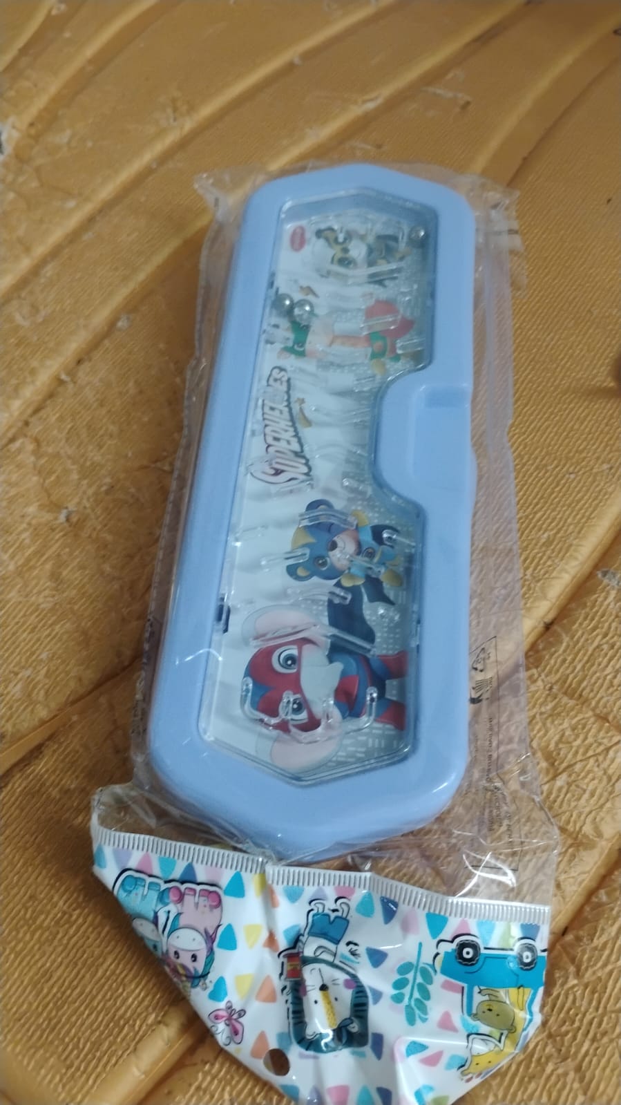 Cartoon Character Printed Plastic Pencil Box with Built-in Maze Puzzle Game (1 Pc)